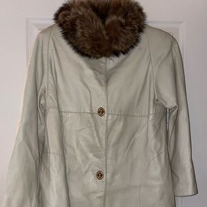 I am selling a vintage sills a Bonnie cashin design womens cream leather jacket.
